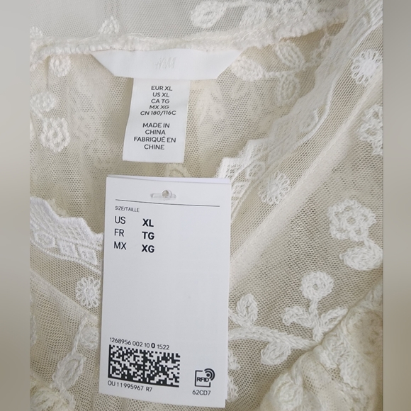 H & M Lace Blouse - Picture 6 of 6